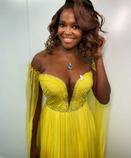 Oti Mabuse sexy pornstar img