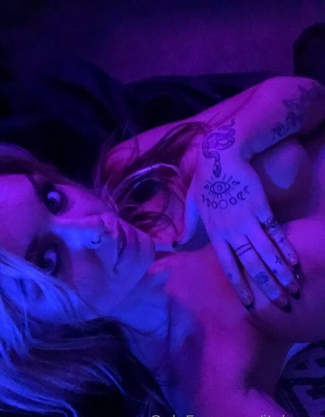 itsleoxo pornstar hot images