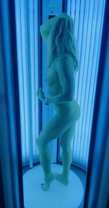 Renee Daniels pornstar naked pic