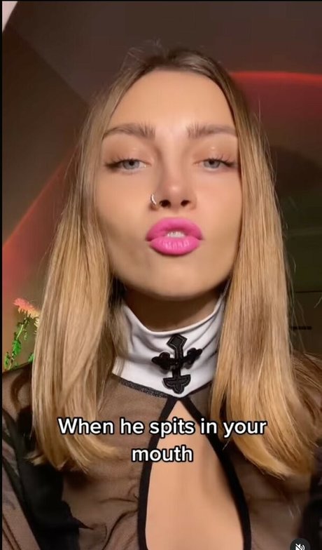 cos nelly star sexy photo