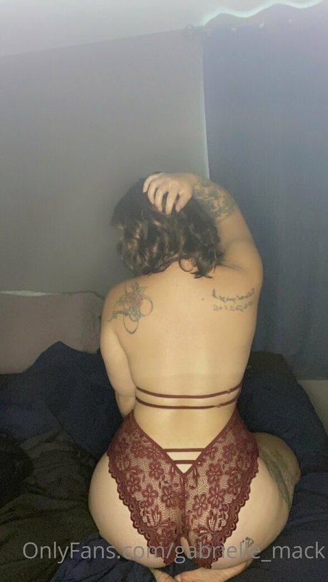 Gabrielle Mack hot star img
