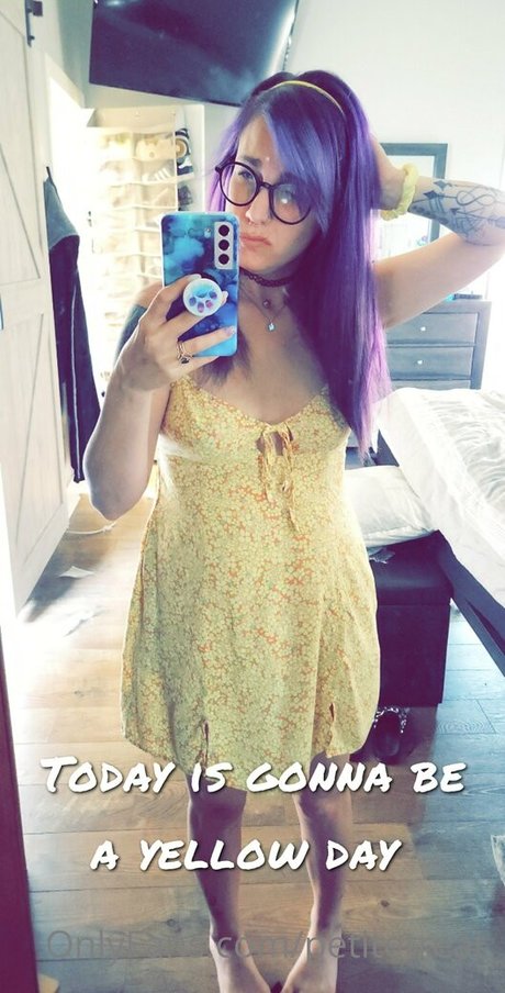 petite feet onlyfans sexy naked photos