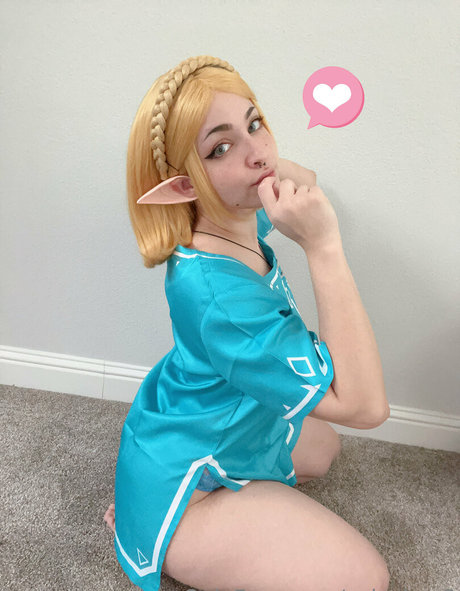 colechyv2 star naked pic