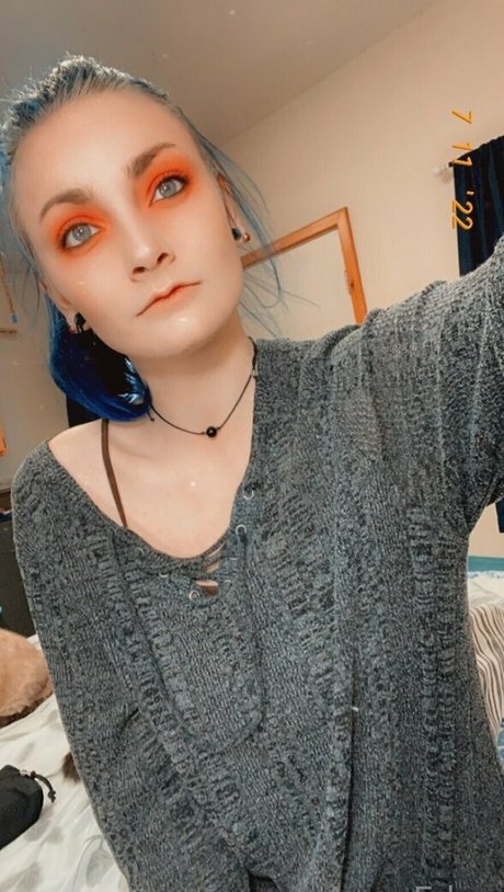 sunflowerseedling naked actress archive