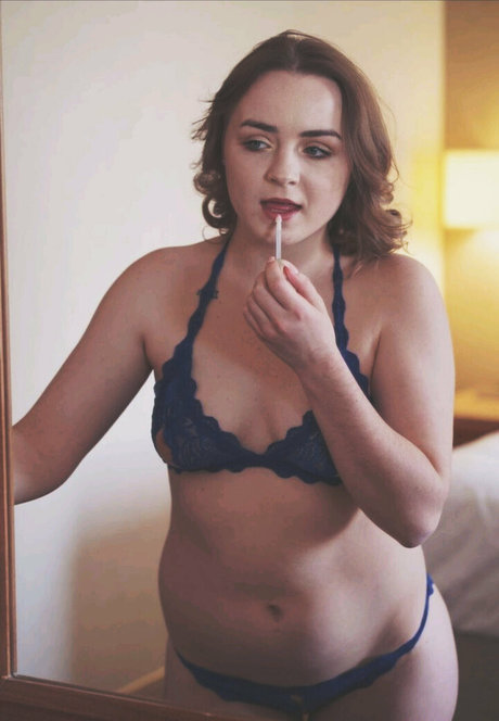 ashleywhitecams pornstar image