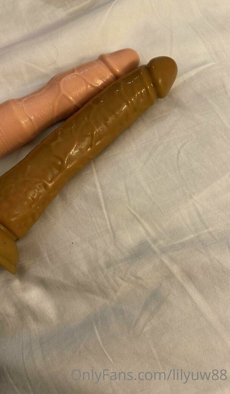 lilyuw88 adult actress photos