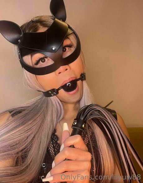 lilyuw88 nude star images