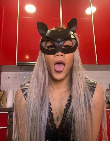 lilyuw88 pretty model picture