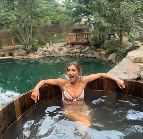 Orla Chennaoui model art img