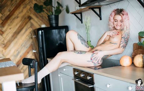 pollypolly model pretty image