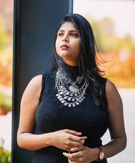 Tassels and Trails pretty actress pics