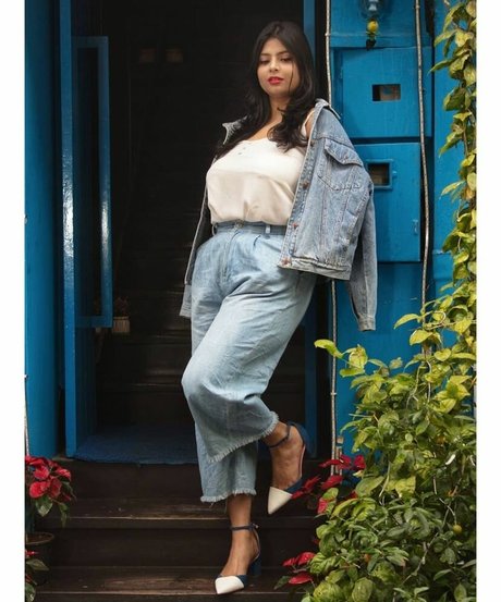 Tassels and Trails beautiful model picture