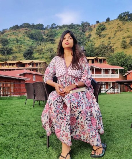 Tassels and Trails sexy model gallery