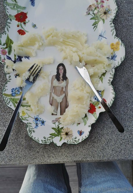 maligoshik pretty model photo