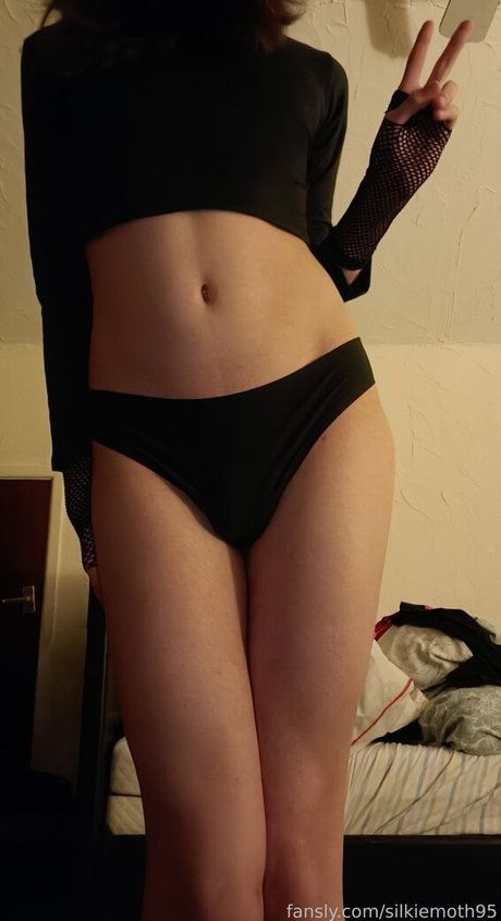 silkiemoth95 pornstar erotic picture