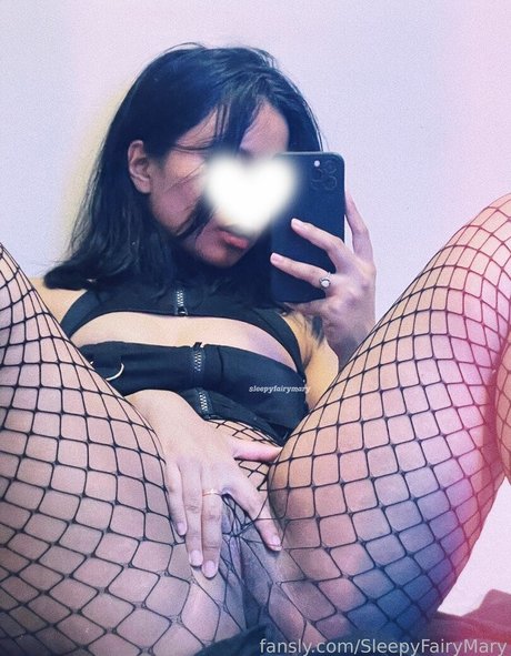 SleepyFairyMary pornstar hot images