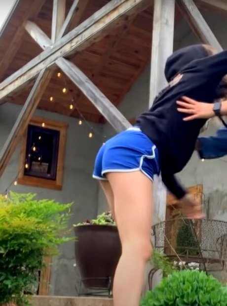 Brooke Bush model sexy pictures