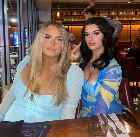 Isabella Evans model nice picture