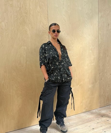 Isabella Evans pornstar sex photo