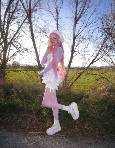 misspetitemay star sexy picture