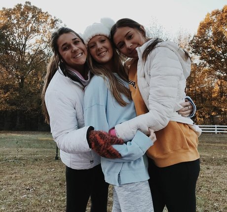 Mary Chapman Morrow hot model picture