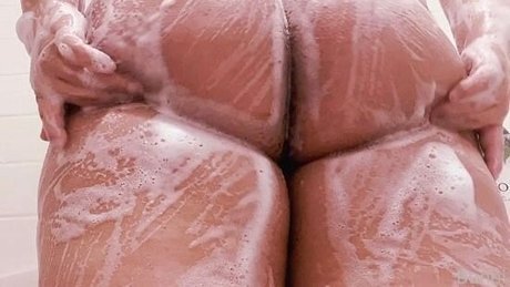 StrawbewwyMilf naked actress gallery