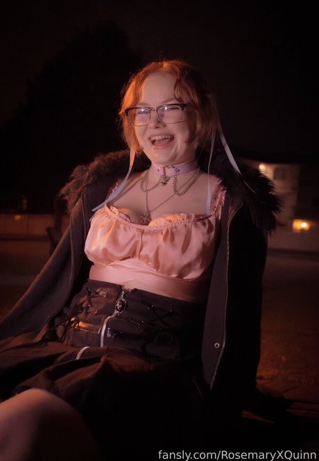 RosemaryXQuinn star erotic gallery