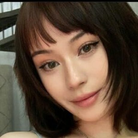 Jadey Anh model naked image