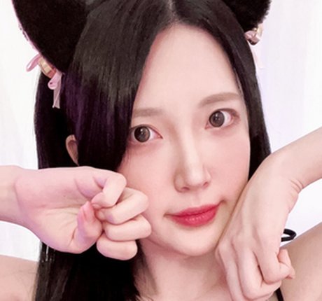 lluchiaa beautiful pornstar image