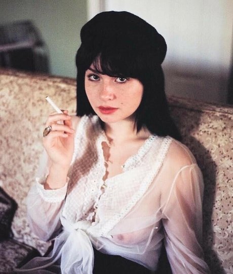 Willow Avalon porn actress gallery