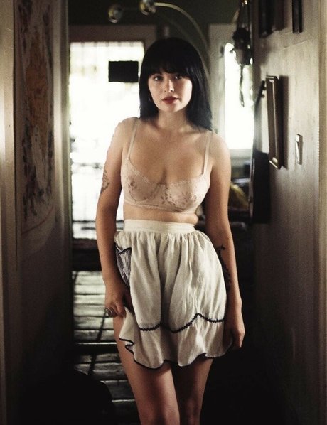 Willow Avalon naked pornstar photo