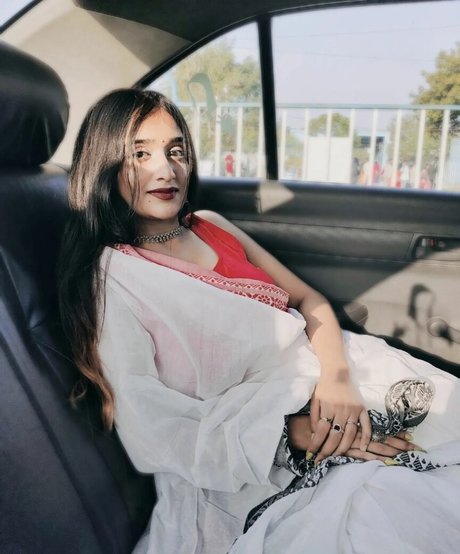 Ruchika Tandon sexy star pic