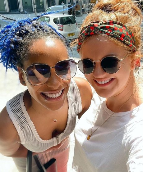 Lucy Hedges top model images