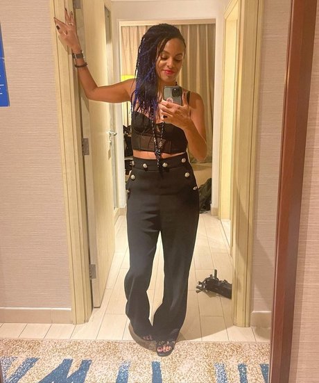 Lucy Hedges exclusive model images