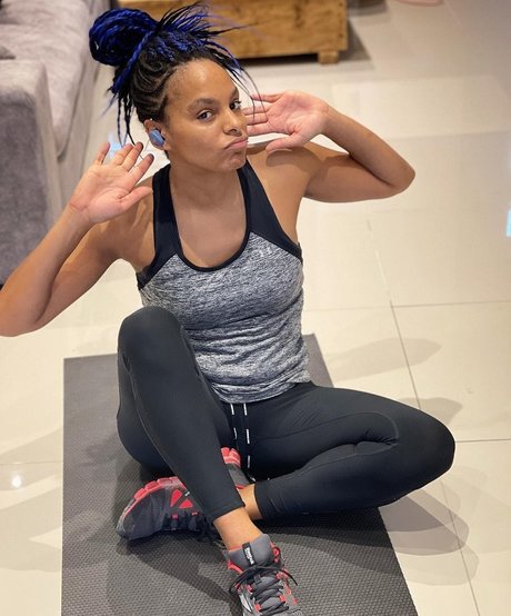 Lucy Hedges nice actress img