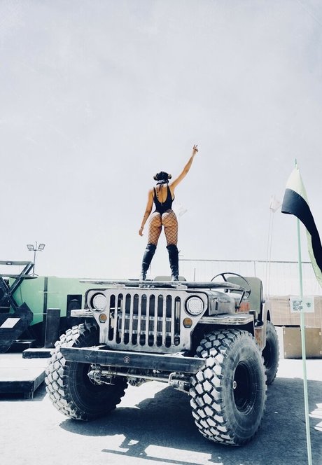 La Reina Shaw actress photos