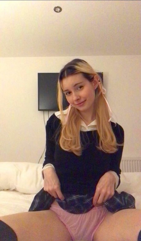 sushibunniii art star pics