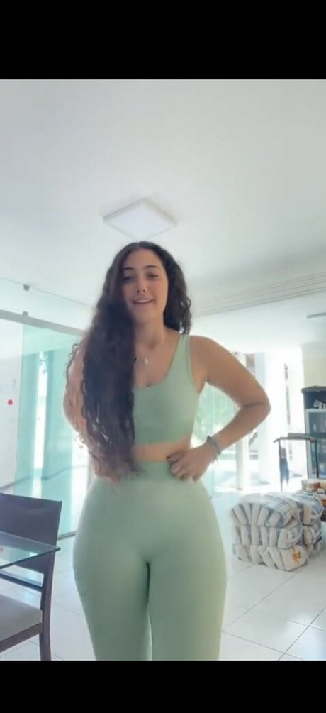 Isabela Moura top model image