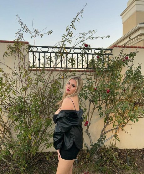 Inez Curiel naked actress photos