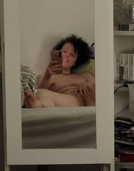 LamperaAsteria21 star erotic photos