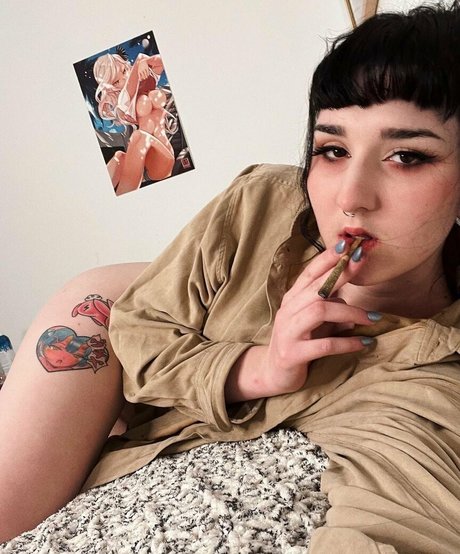 bunni blu star art pic