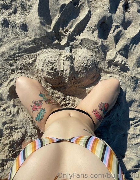 bunni blu pretty model image