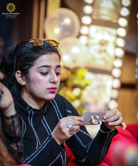 Apoorva Bhalla star erotic photos