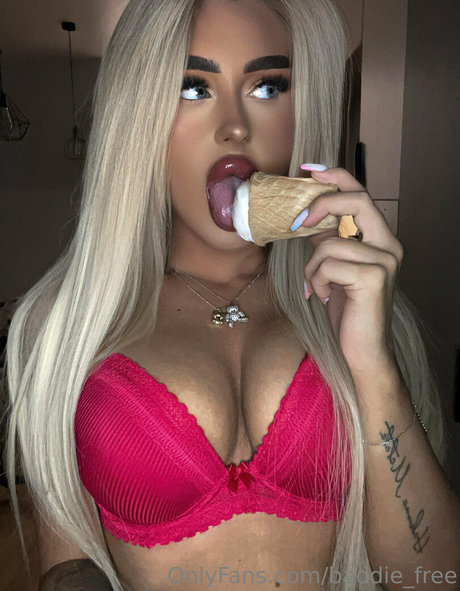 baddie free model beautiful pic