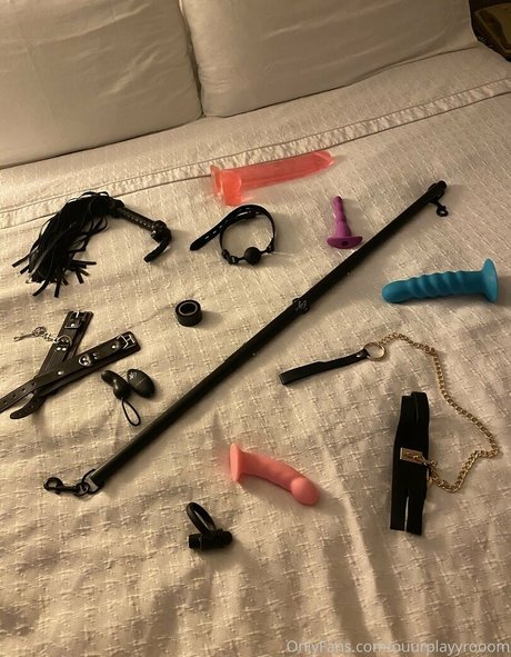 ouurplayyrooom model nude img