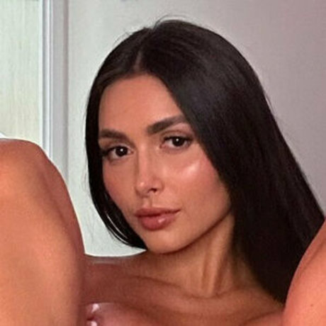 Caryn Beaumont model free picture