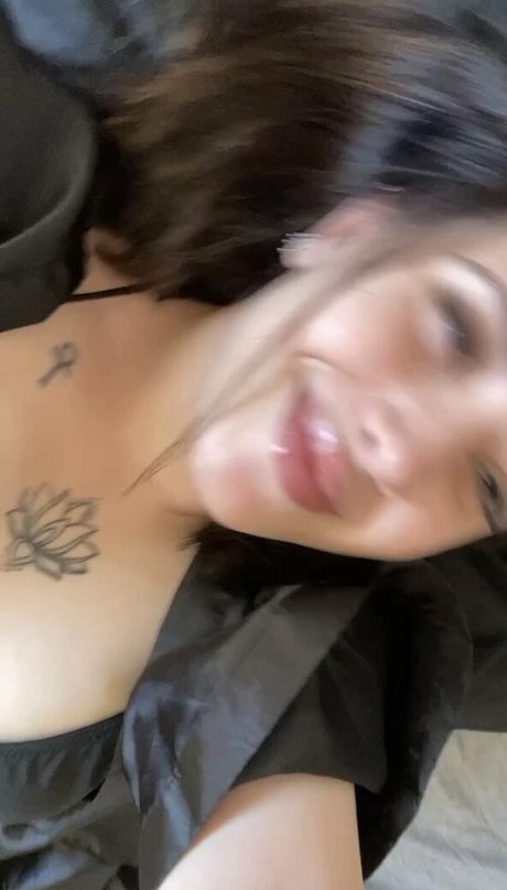 Nururkmz model beautiful pic