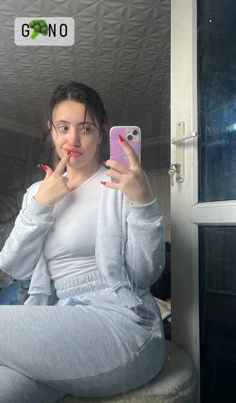 Nururkmz erotic actress photos