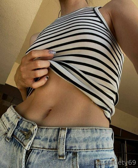 karinasweety69 sexy model pictures