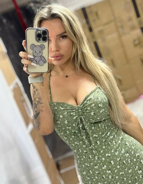 lera koldomasova model nude pics